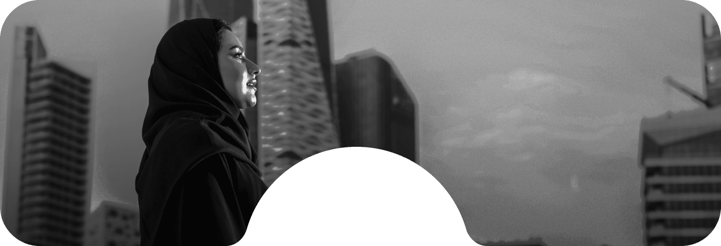 mobile-woman-img